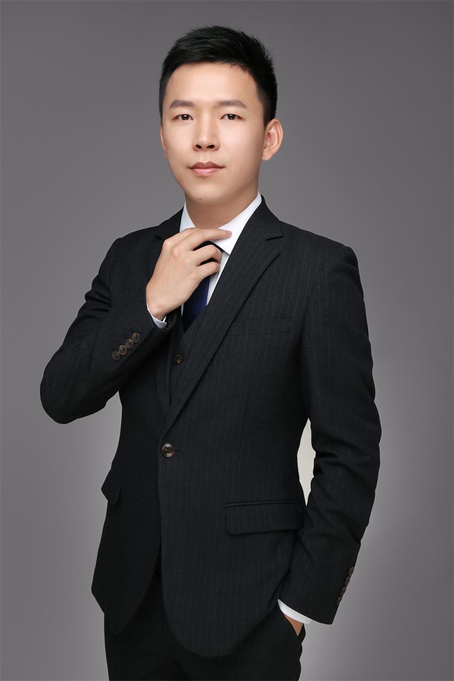 彭中华 创始人 & 执行董事